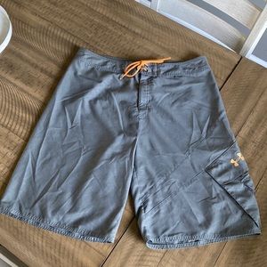 Men’s Under Armour gray Board shorts 34
